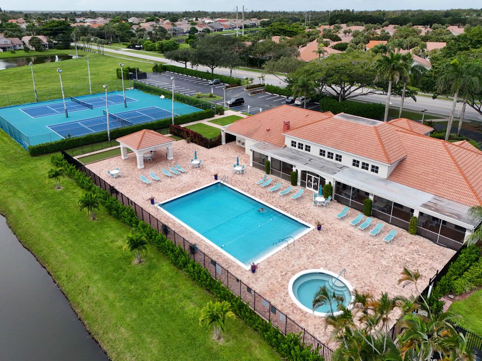 For Rent: $2,500 (3 beds, 2 baths, 1679 Square Feet)