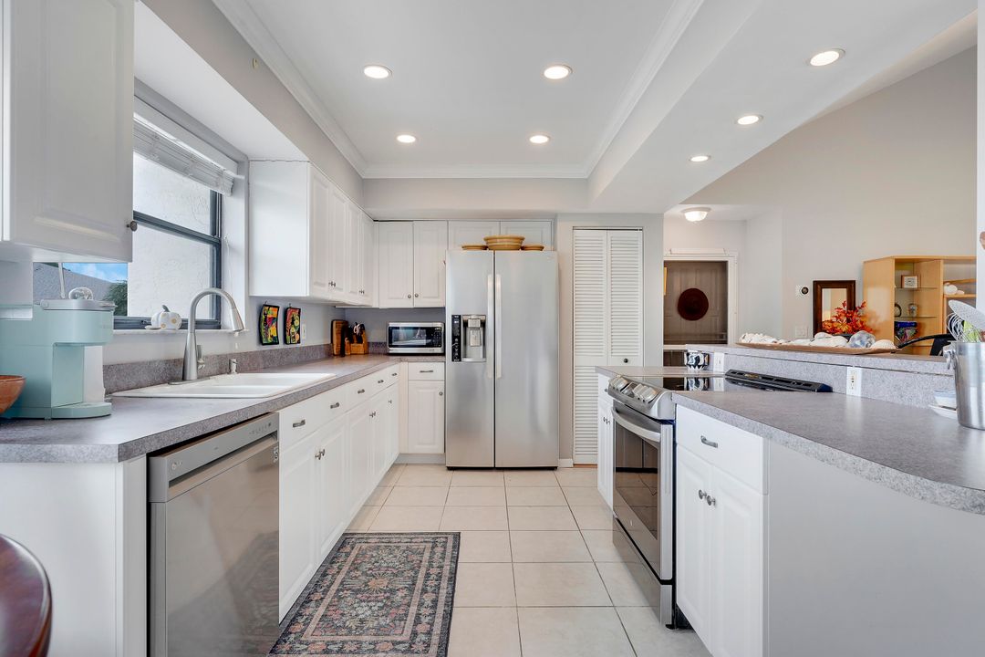 待售: $349,900 (2 贝兹, 2 浴室, 1244 平方英尺)