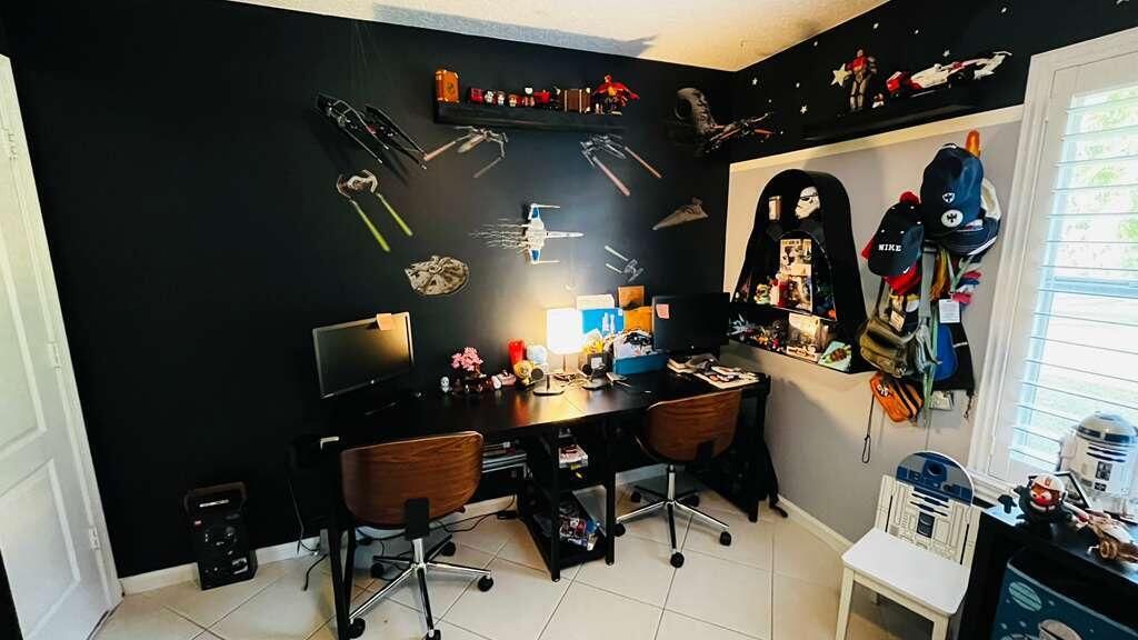 For Rent: $9,750 (4 beds, 2 baths, 2040 Square Feet)