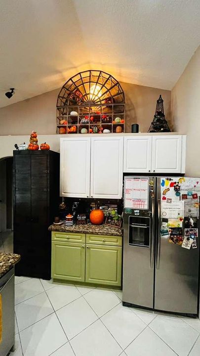 For Rent: $9,750 (4 beds, 2 baths, 2040 Square Feet)