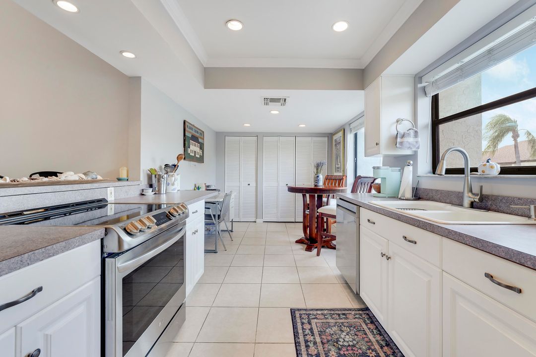 待售: $349,900 (2 贝兹, 2 浴室, 1244 平方英尺)