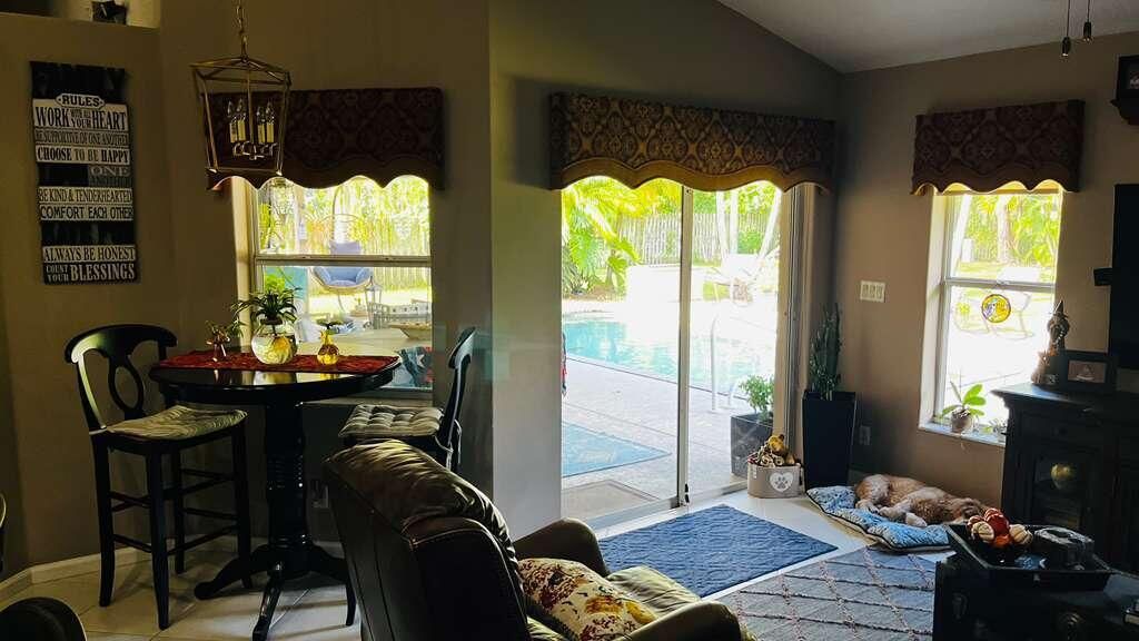 For Rent: $9,750 (4 beds, 2 baths, 2040 Square Feet)