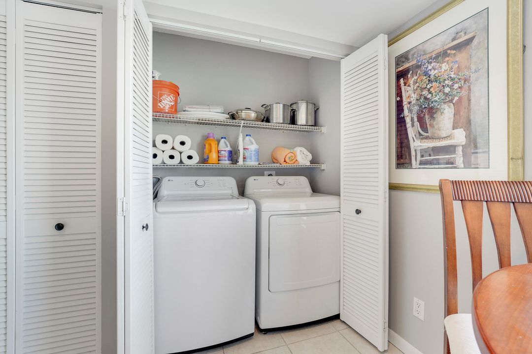 待售: $349,900 (2 贝兹, 2 浴室, 1244 平方英尺)