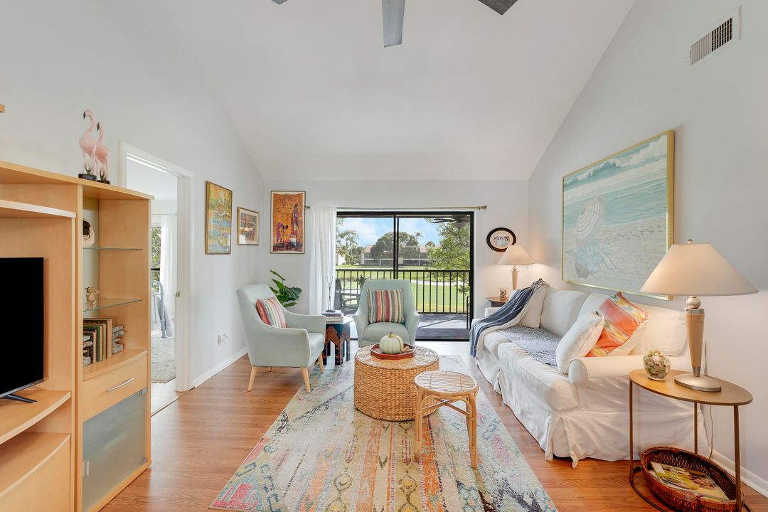 待售: $349,900 (2 贝兹, 2 浴室, 1244 平方英尺)