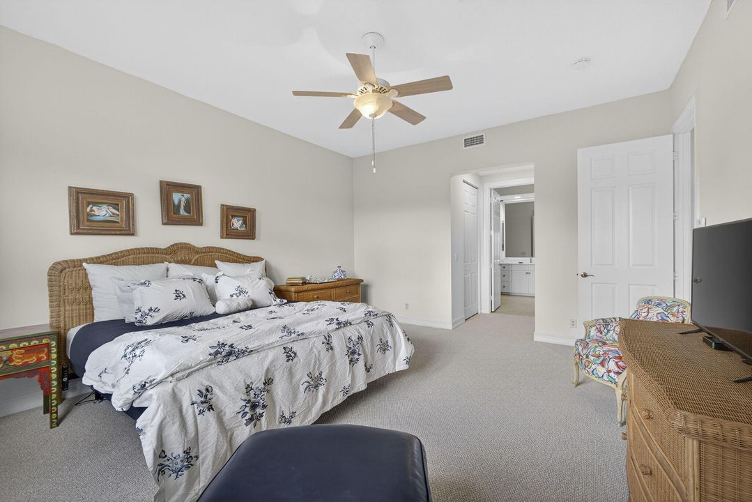 For Sale: $599,900 (2 beds, 2 baths, 2327 Square Feet)