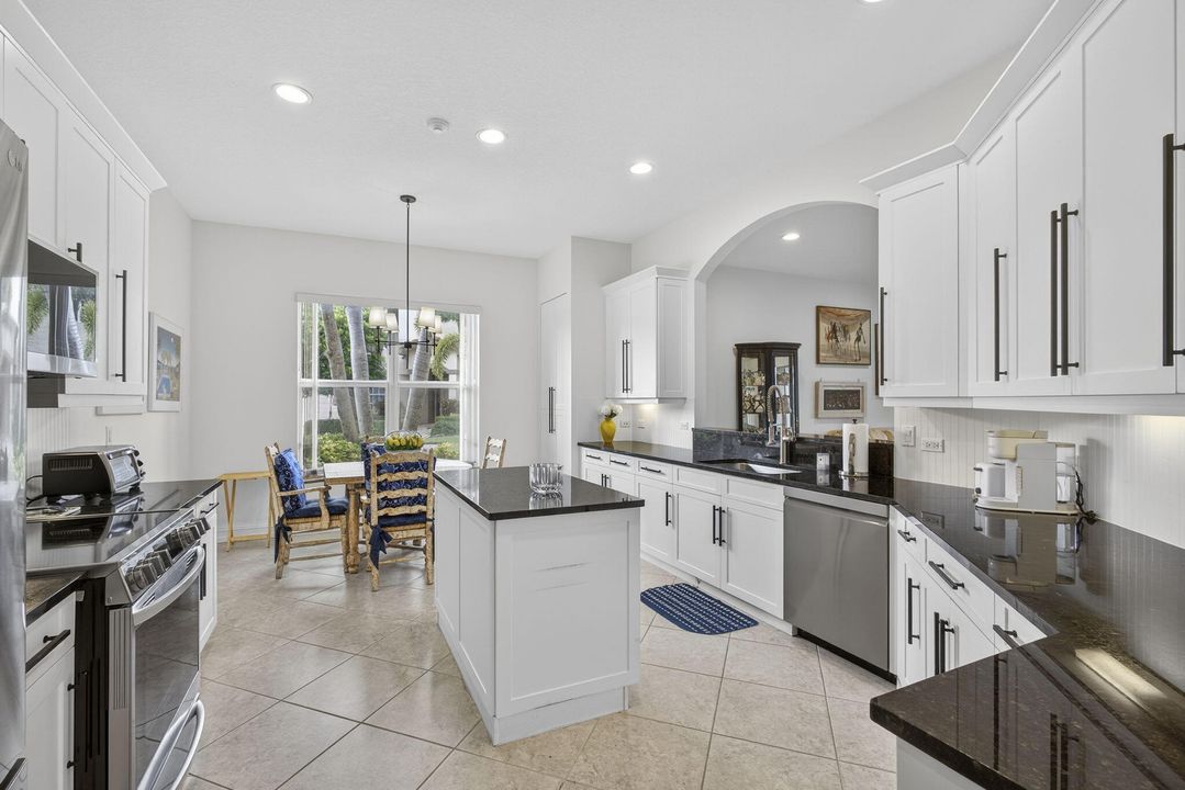 For Sale: $599,900 (2 beds, 2 baths, 2327 Square Feet)