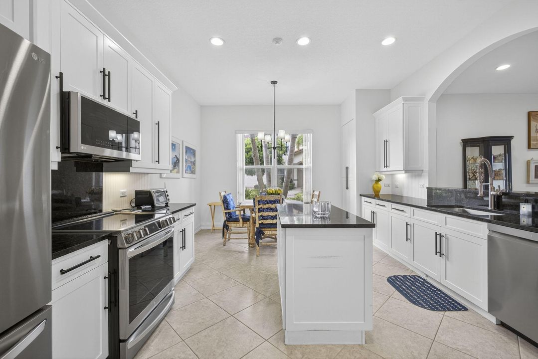 For Sale: $599,900 (2 beds, 2 baths, 2327 Square Feet)