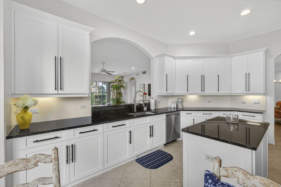 For Sale: $599,900 (2 beds, 2 baths, 2327 Square Feet)