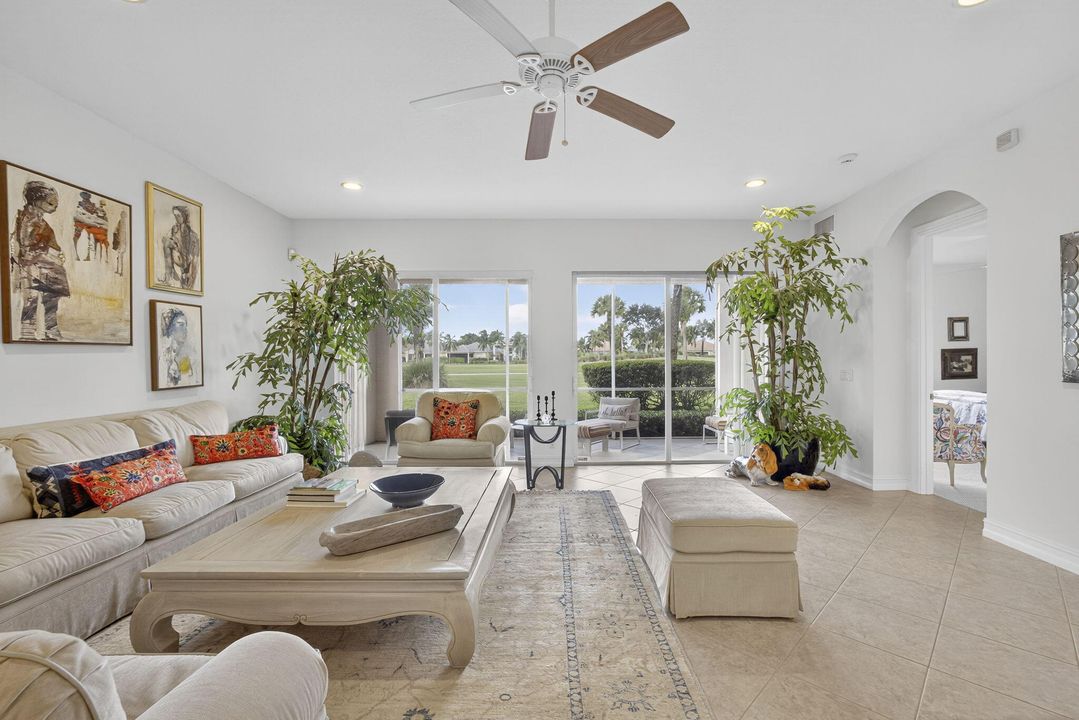 For Sale: $599,900 (2 beds, 2 baths, 2327 Square Feet)