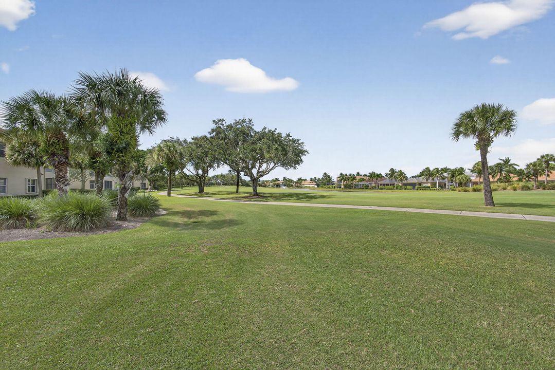 For Sale: $599,900 (2 beds, 2 baths, 2327 Square Feet)