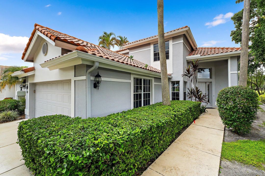 出租: $9,500 (3 贝兹, 2 浴室, 2344 平方英尺)