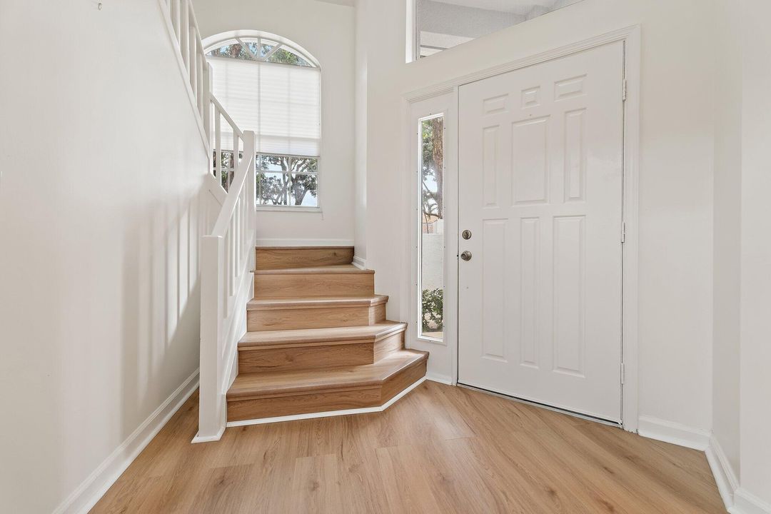 出租: $9,500 (3 贝兹, 2 浴室, 2344 平方英尺)