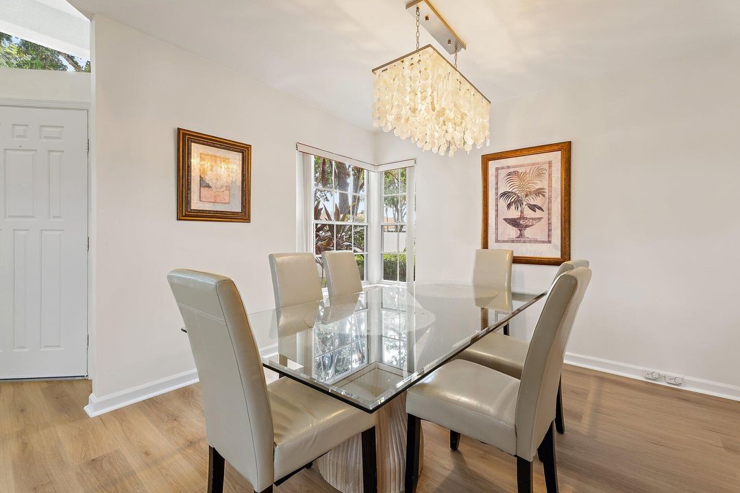 出租: $9,500 (3 贝兹, 2 浴室, 2344 平方英尺)