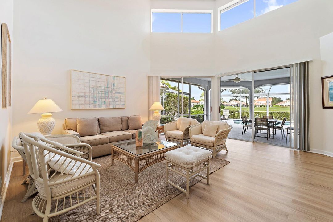 出租: $9,500 (3 贝兹, 2 浴室, 2344 平方英尺)