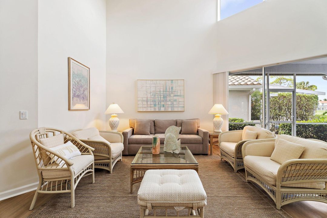 出租: $9,500 (3 贝兹, 2 浴室, 2344 平方英尺)