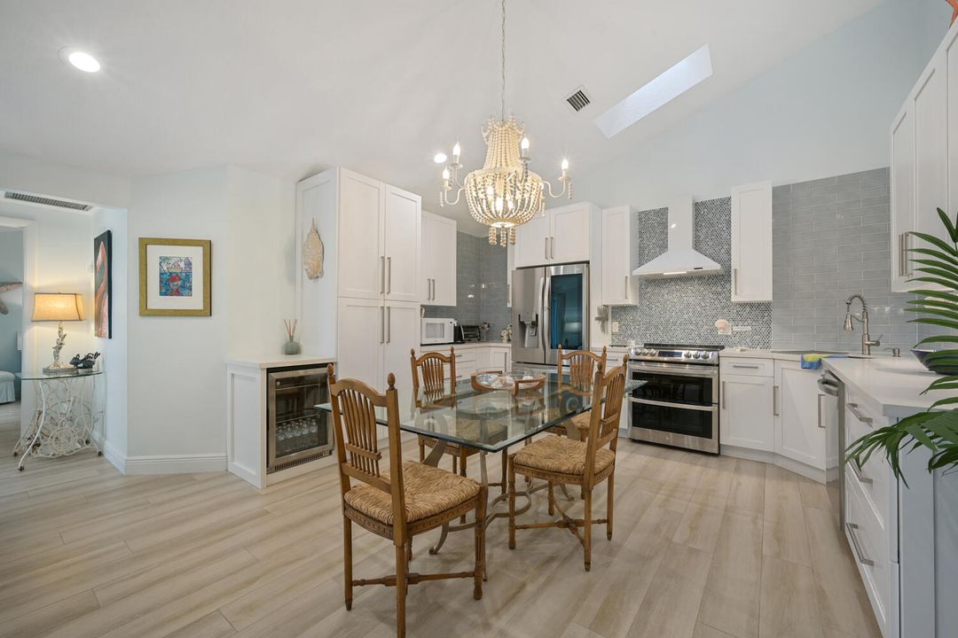 最近租的: $7,000 (2 贝兹, 2 浴室, 1100 平方英尺)