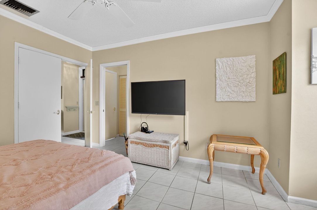 待售: $259,900 (2 贝兹, 2 浴室, 1458 平方英尺)