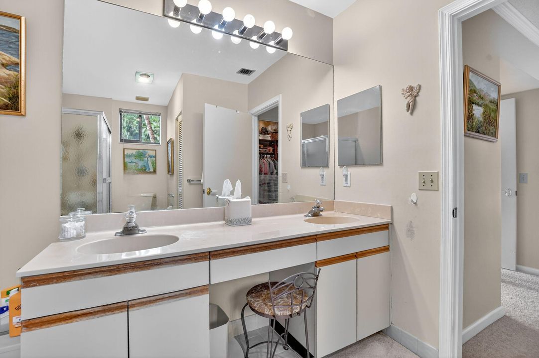 待售: $259,900 (2 贝兹, 2 浴室, 1458 平方英尺)