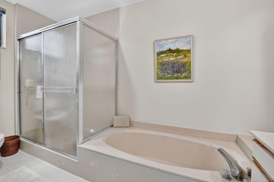 待售: $259,900 (2 贝兹, 2 浴室, 1458 平方英尺)