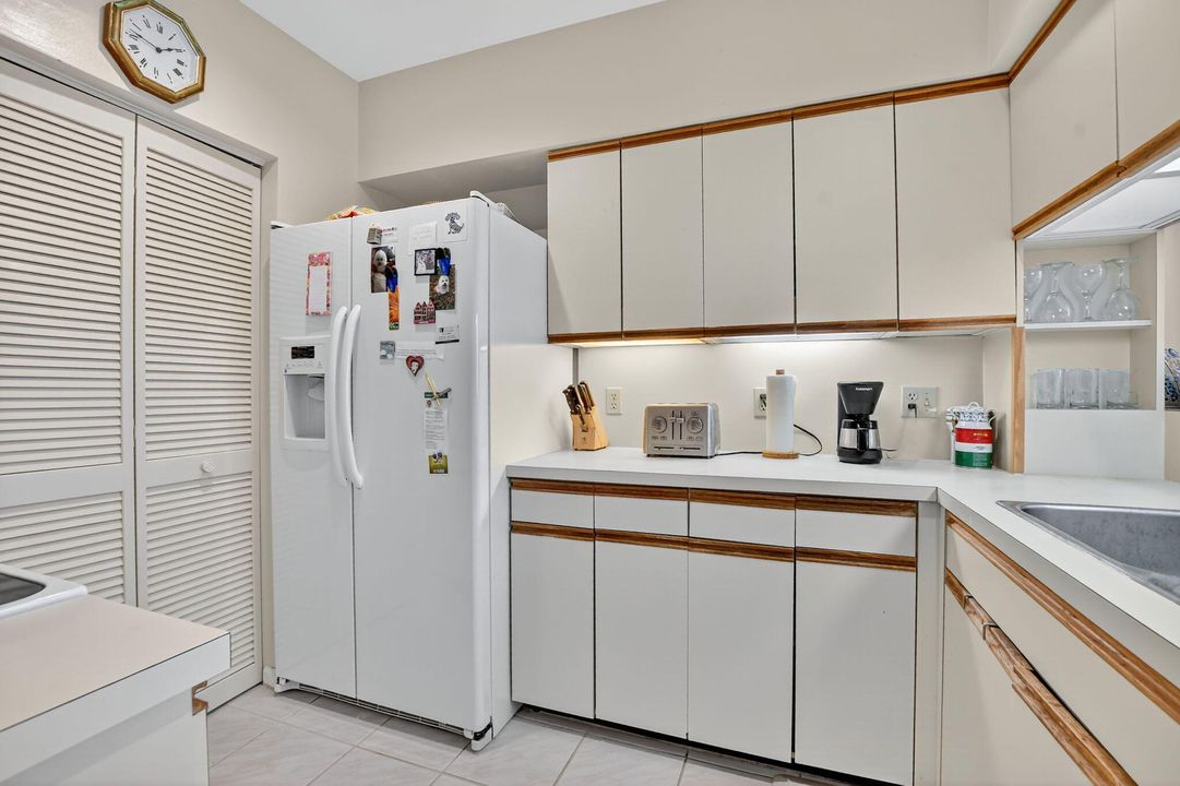 待售: $259,900 (2 贝兹, 2 浴室, 1458 平方英尺)