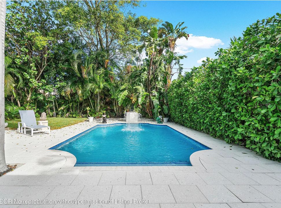 合同活跃: $1,595,000 (2 贝兹, 2 浴室, 1578 平方英尺)