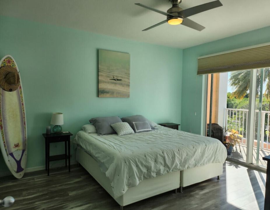 Под контрактом: $279,500 (2 спален, 2 ванн, 1265 Квадратных фут)