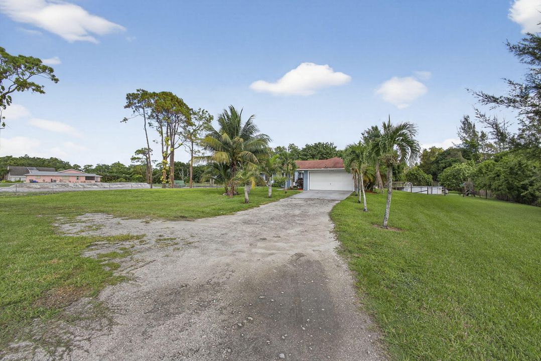 Active With Contract: $575,000 (3 beds, 2 baths, 1352 Square Feet)