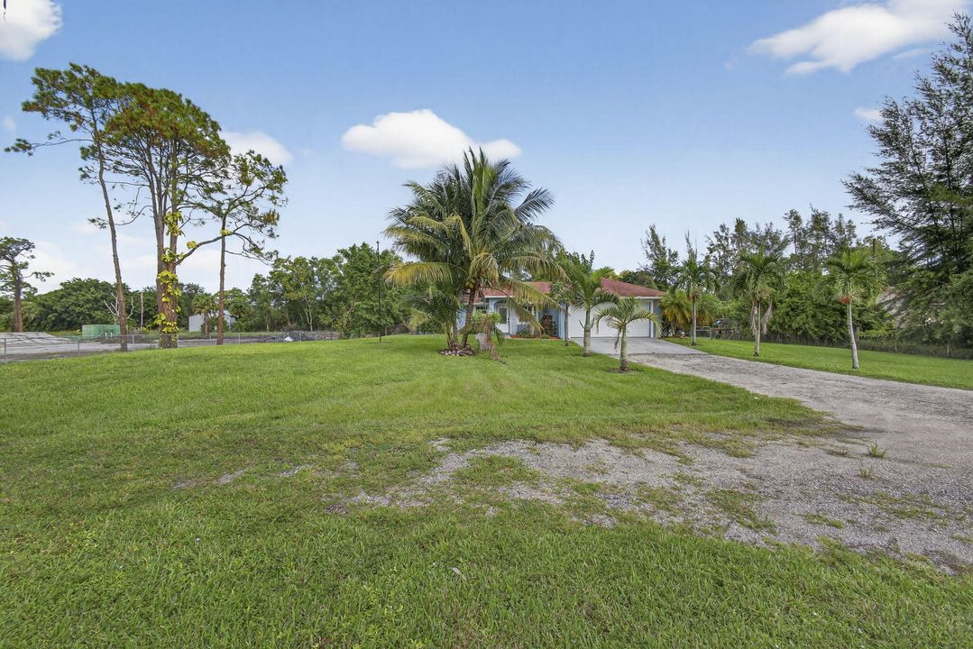 Active With Contract: $575,000 (3 beds, 2 baths, 1352 Square Feet)