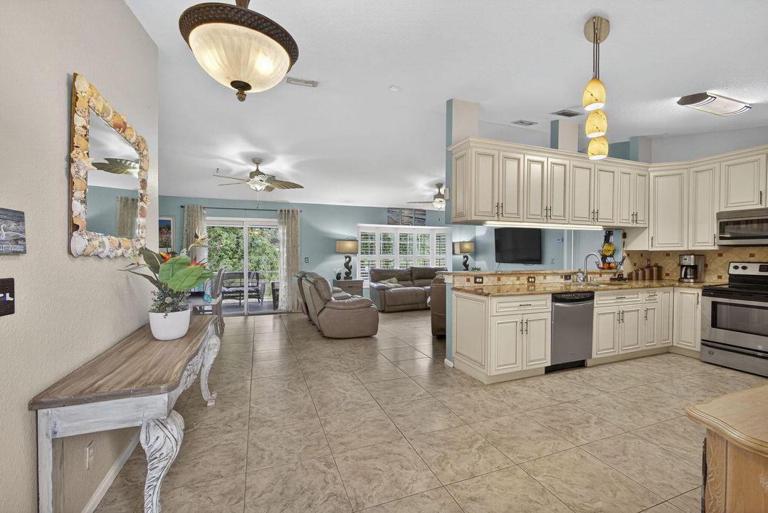 Active With Contract: $575,000 (3 beds, 2 baths, 1352 Square Feet)