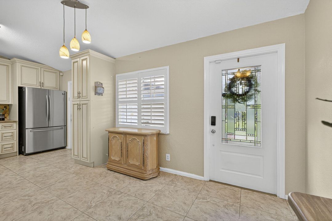 Active With Contract: $575,000 (3 beds, 2 baths, 1352 Square Feet)