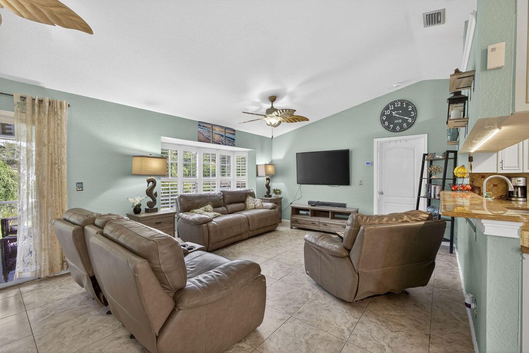 Active With Contract: $575,000 (3 beds, 2 baths, 1352 Square Feet)