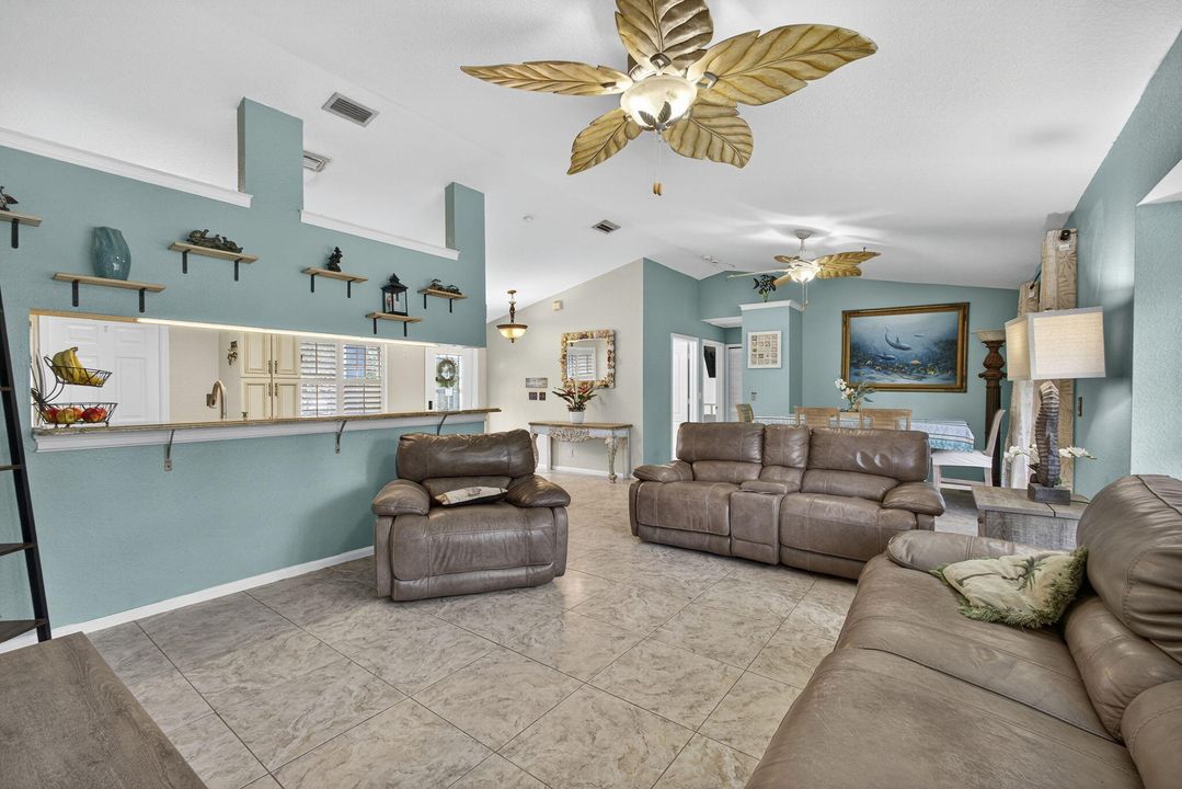 Active With Contract: $575,000 (3 beds, 2 baths, 1352 Square Feet)