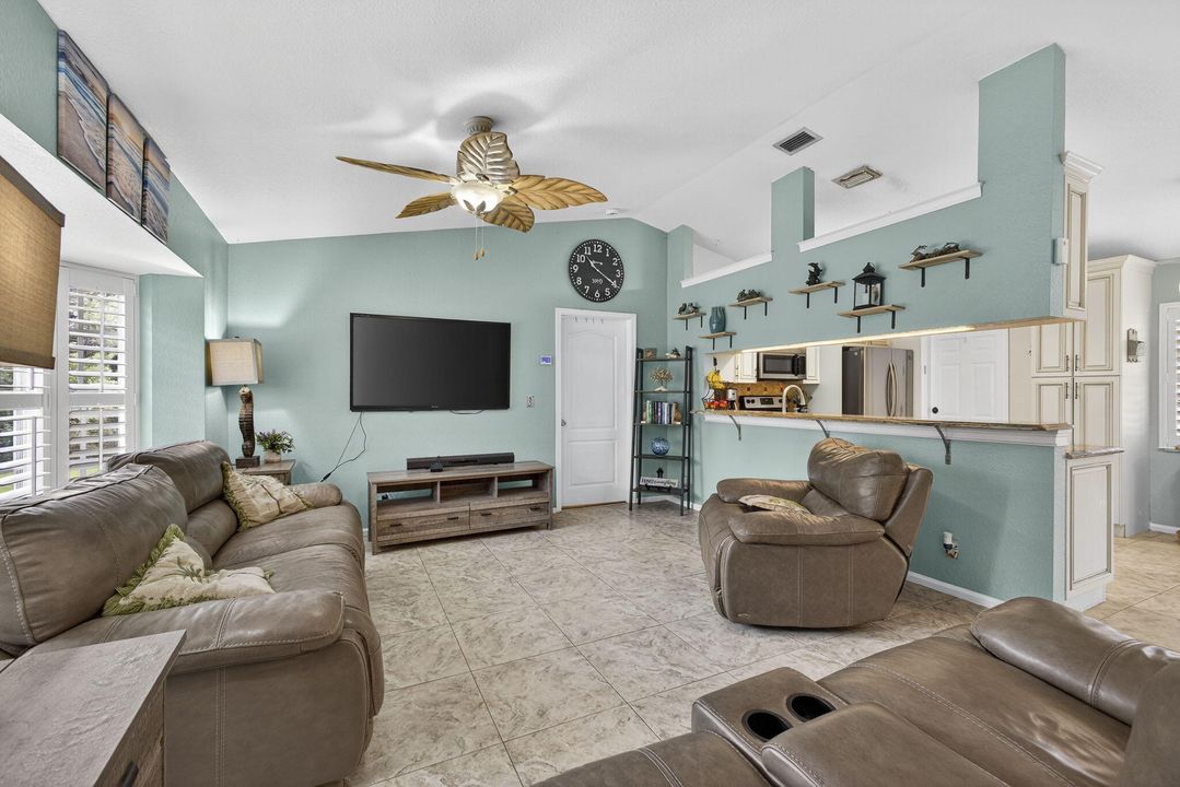 Active With Contract: $575,000 (3 beds, 2 baths, 1352 Square Feet)