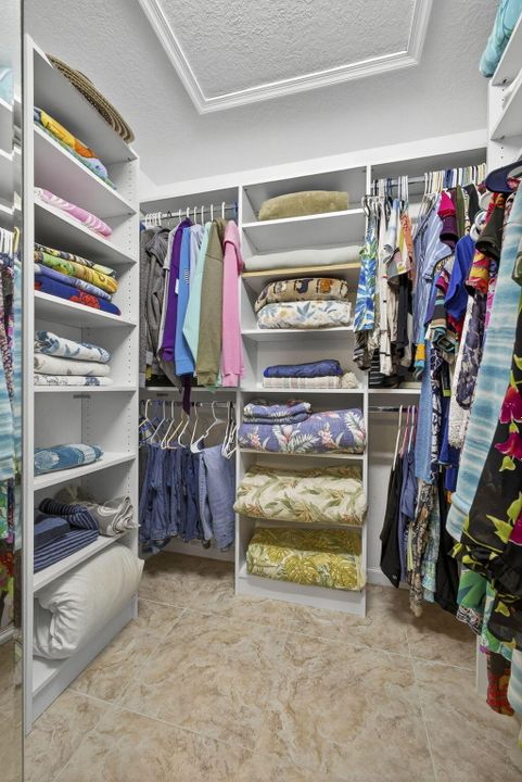 Active With Contract: $575,000 (3 beds, 2 baths, 1352 Square Feet)