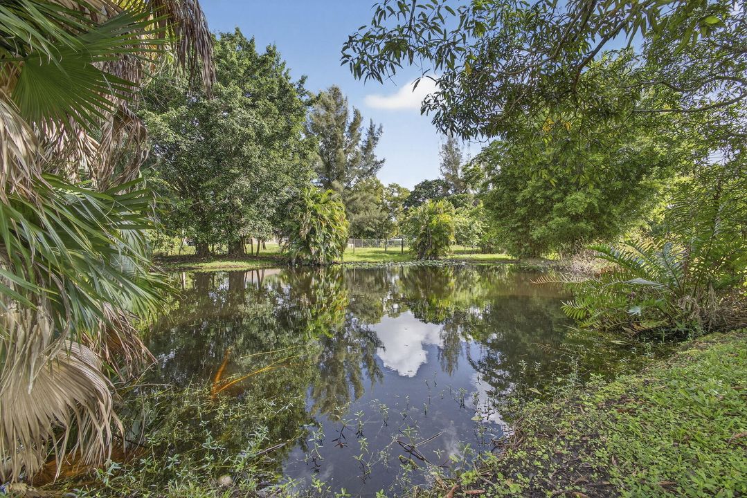 Active With Contract: $575,000 (3 beds, 2 baths, 1352 Square Feet)