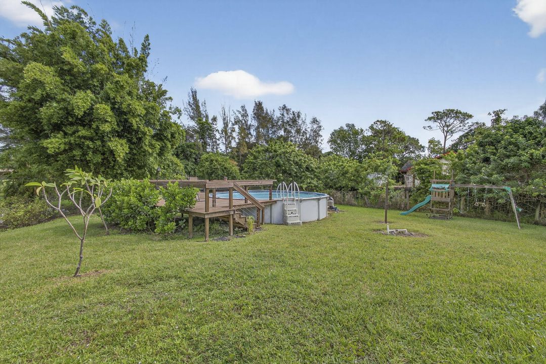 Active With Contract: $575,000 (3 beds, 2 baths, 1352 Square Feet)