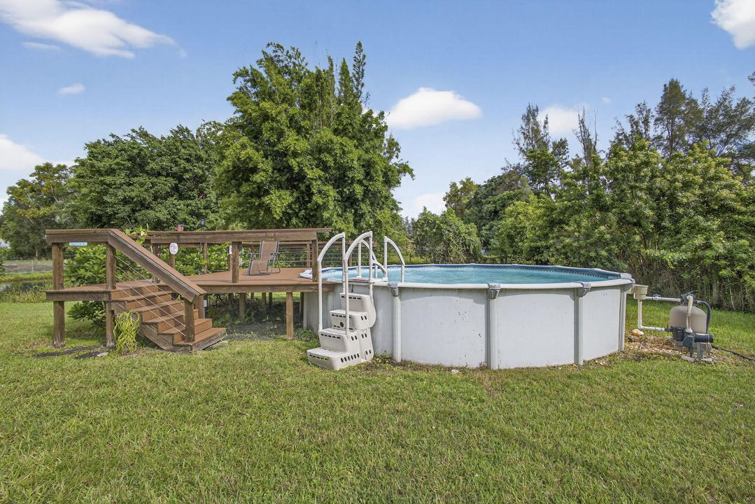 Active With Contract: $575,000 (3 beds, 2 baths, 1352 Square Feet)