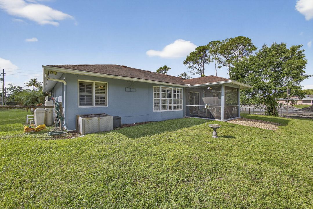 Active With Contract: $575,000 (3 beds, 2 baths, 1352 Square Feet)