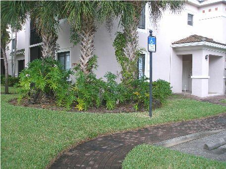 出租: $2,400 (2 贝兹, 2 浴室, 1070 平方英尺)