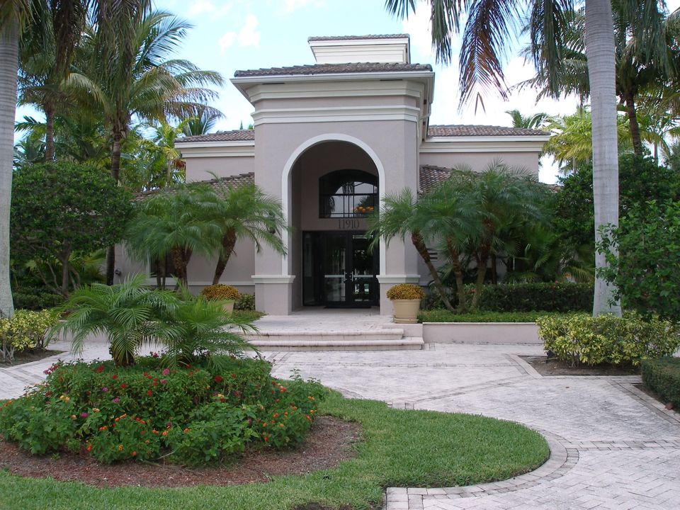 出租: $2,400 (2 贝兹, 2 浴室, 1070 平方英尺)