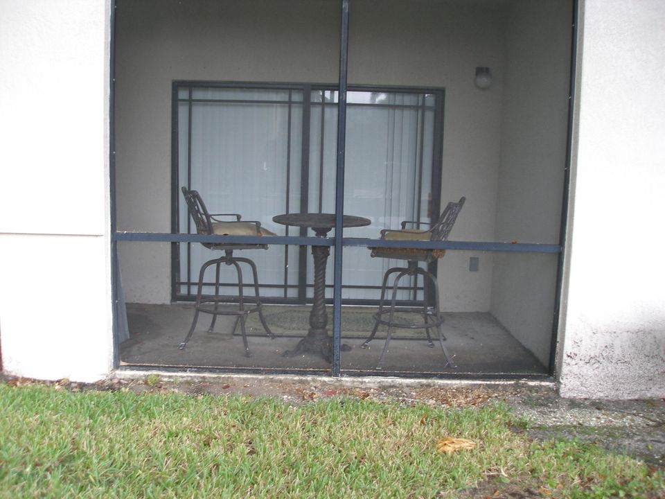 出租: $2,400 (2 贝兹, 2 浴室, 1070 平方英尺)