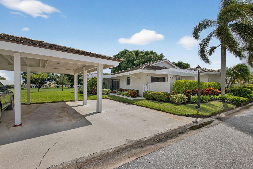 Active With Contract: $719,000 (2 beds, 2 baths, 1430 Square Feet)