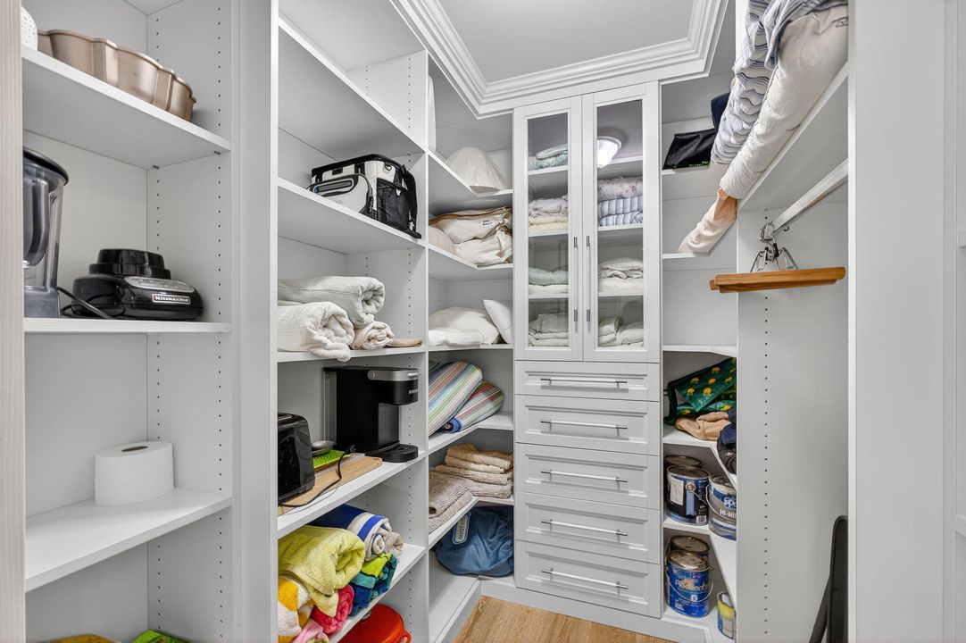 Active With Contract: $719,000 (2 beds, 2 baths, 1430 Square Feet)