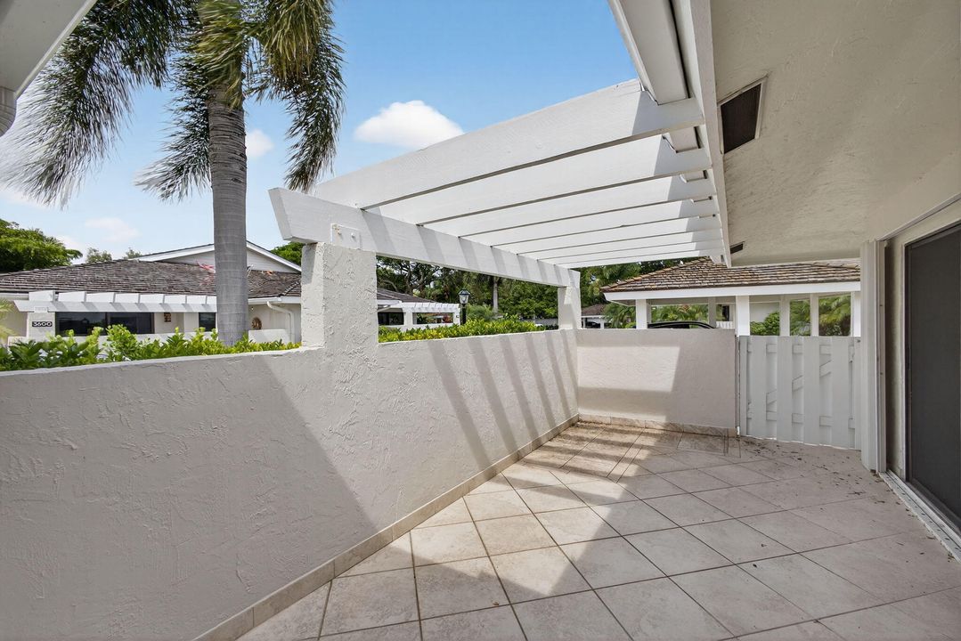 Active With Contract: $719,000 (2 beds, 2 baths, 1430 Square Feet)