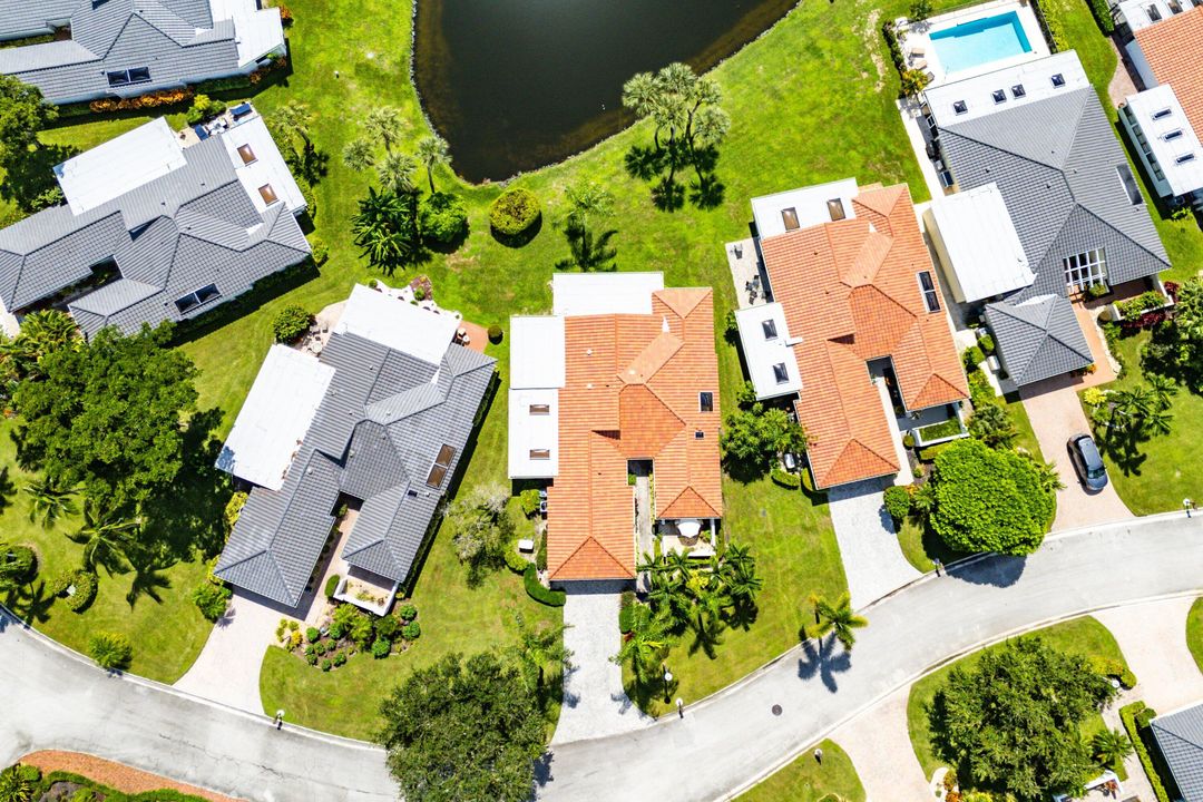 Active With Contract: $719,000 (3 beds, 2 baths, 2720 Square Feet)