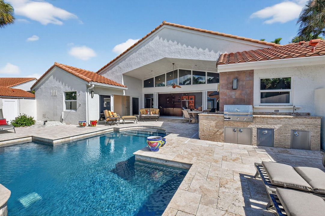 Vendido Recientemente: $759,000 (3 camas, 3 baños, 1786 Pies cuadrados)