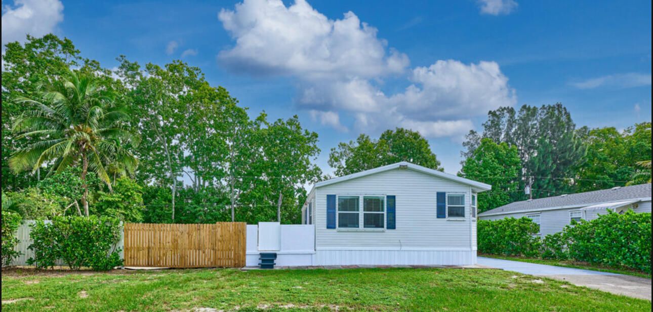 待售: $299,000 (2 贝兹, 2 浴室, 958 平方英尺)