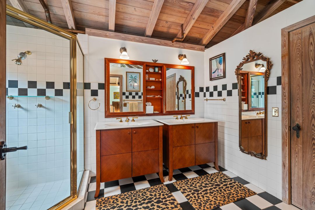 合同活跃: $4,995,000 (3 贝兹, 3 浴室, 2788 平方英尺)