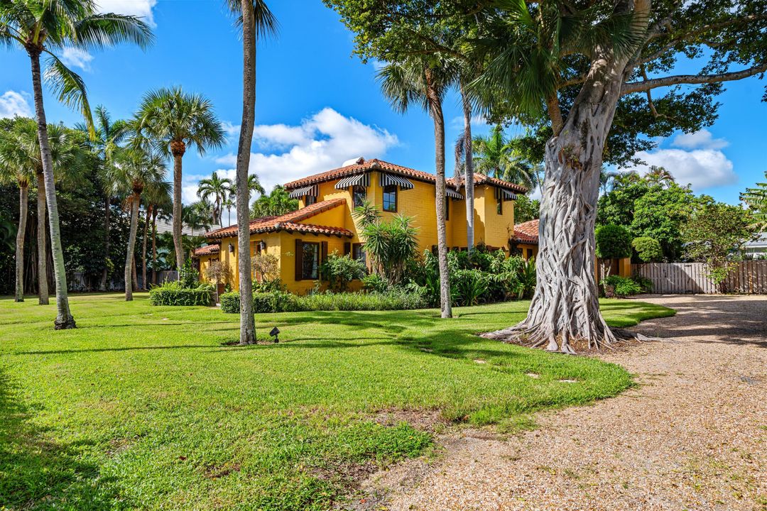 合同活跃: $4,995,000 (3 贝兹, 3 浴室, 2788 平方英尺)