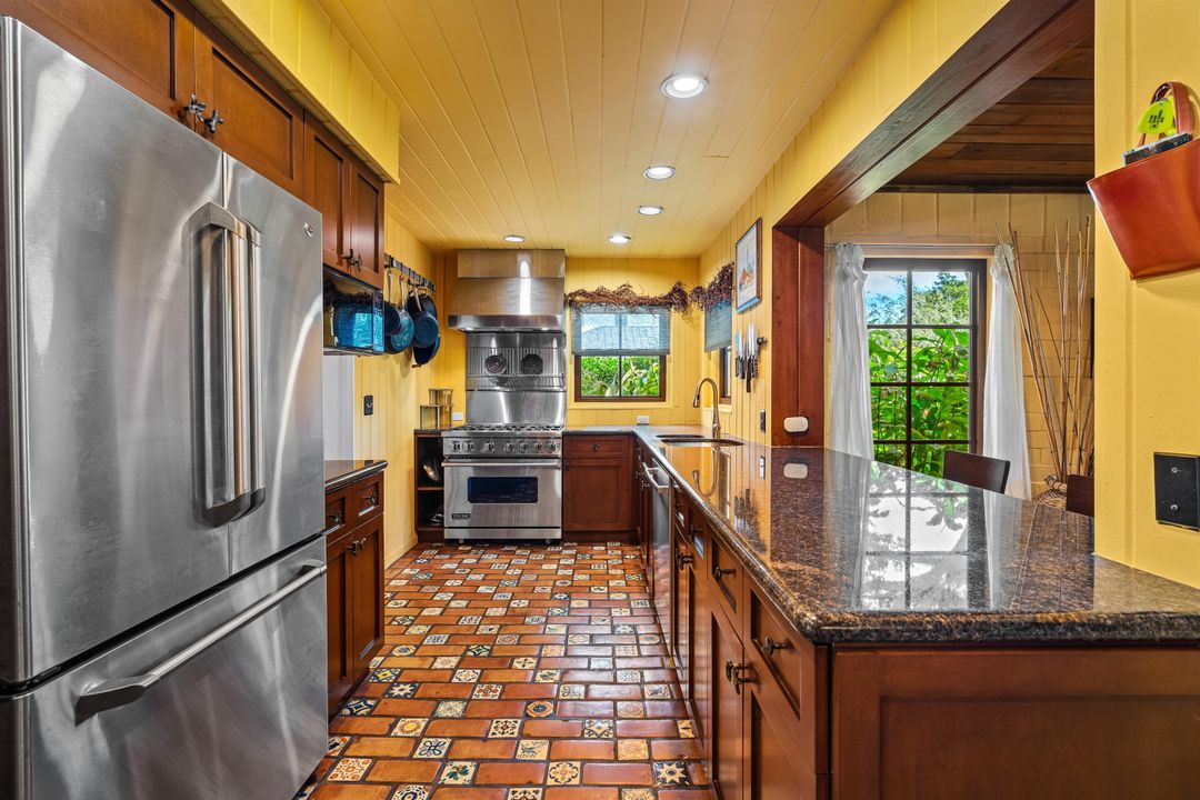 合同活跃: $4,995,000 (3 贝兹, 3 浴室, 2788 平方英尺)